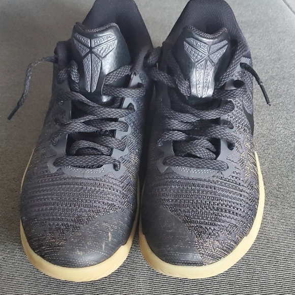 PRICE DROP! Kobe mamba focus sneakers - Picture 2 of 6